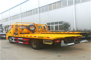 奉新附近拖车救援搭电